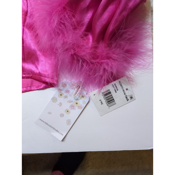 Women's Pink Satin PJ set With Fluff Fuzzy Sleeves Size Large - Picture 7 of 16